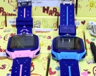 Permite comunicación sin exponer al niño a redes sociales-Reloj con GPS + Llamadas